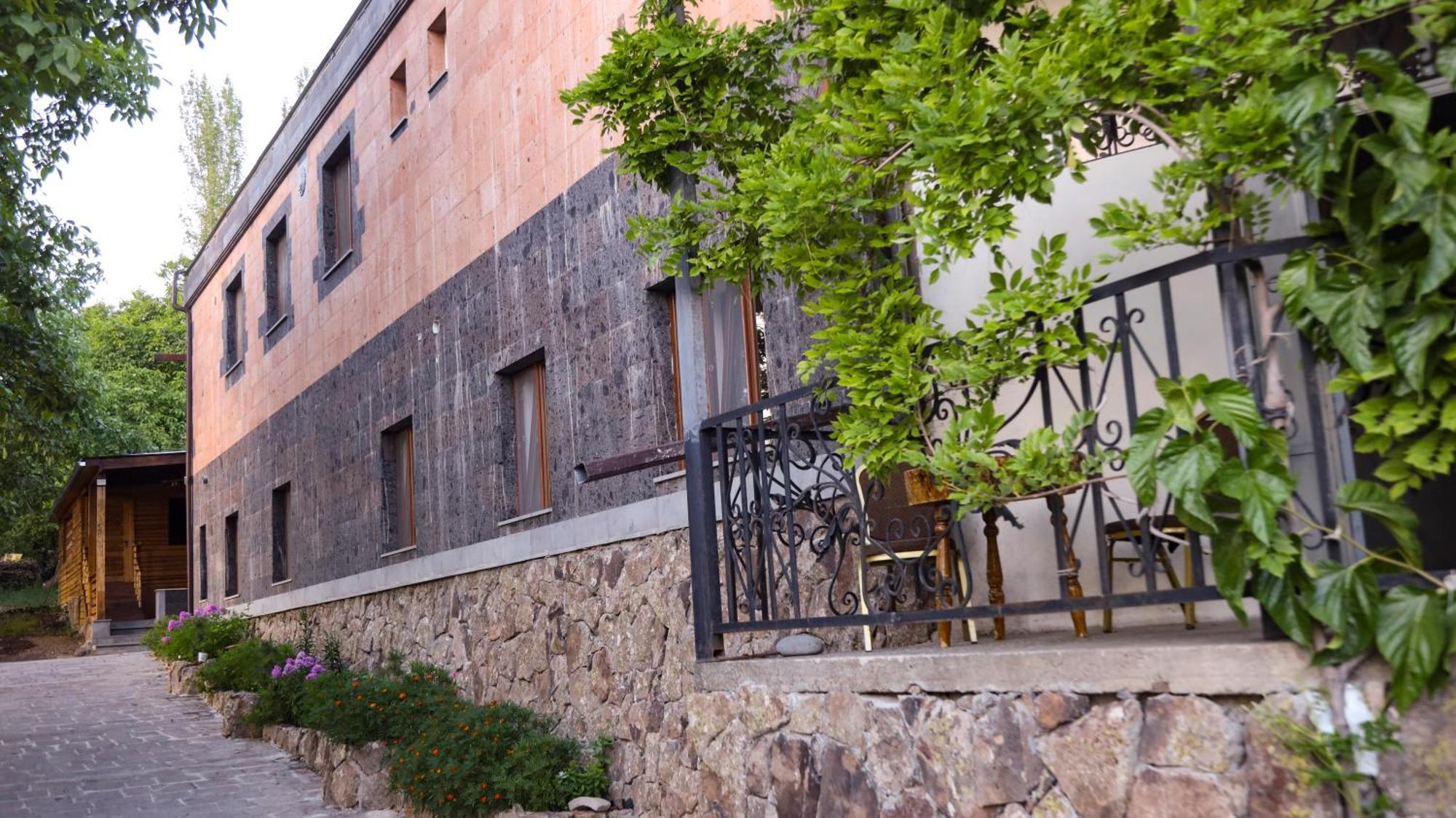 Old Byurakan Gouest House 외부 사진